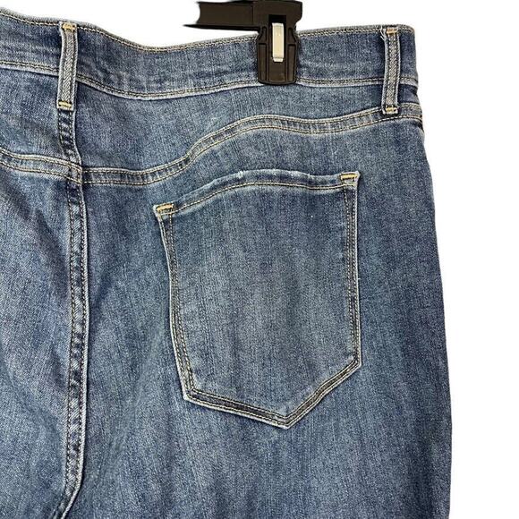 Old Navy Straight Mid Rise Raw Hem Womens Distressed Stretch Blue Jeans sz 14 - Picture 12 of 16